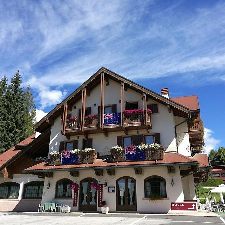 Hotel La Lepre Bianca Галлио Экстерьер фото